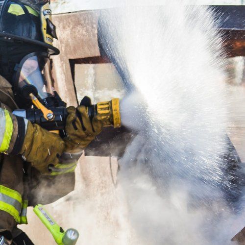 Lanzas contra incendios en Toledo